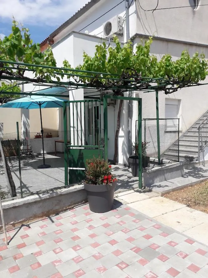 Apartments Alen Pula