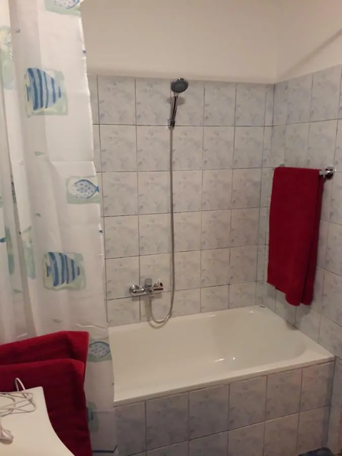 Apartments Alen Pula 0*,